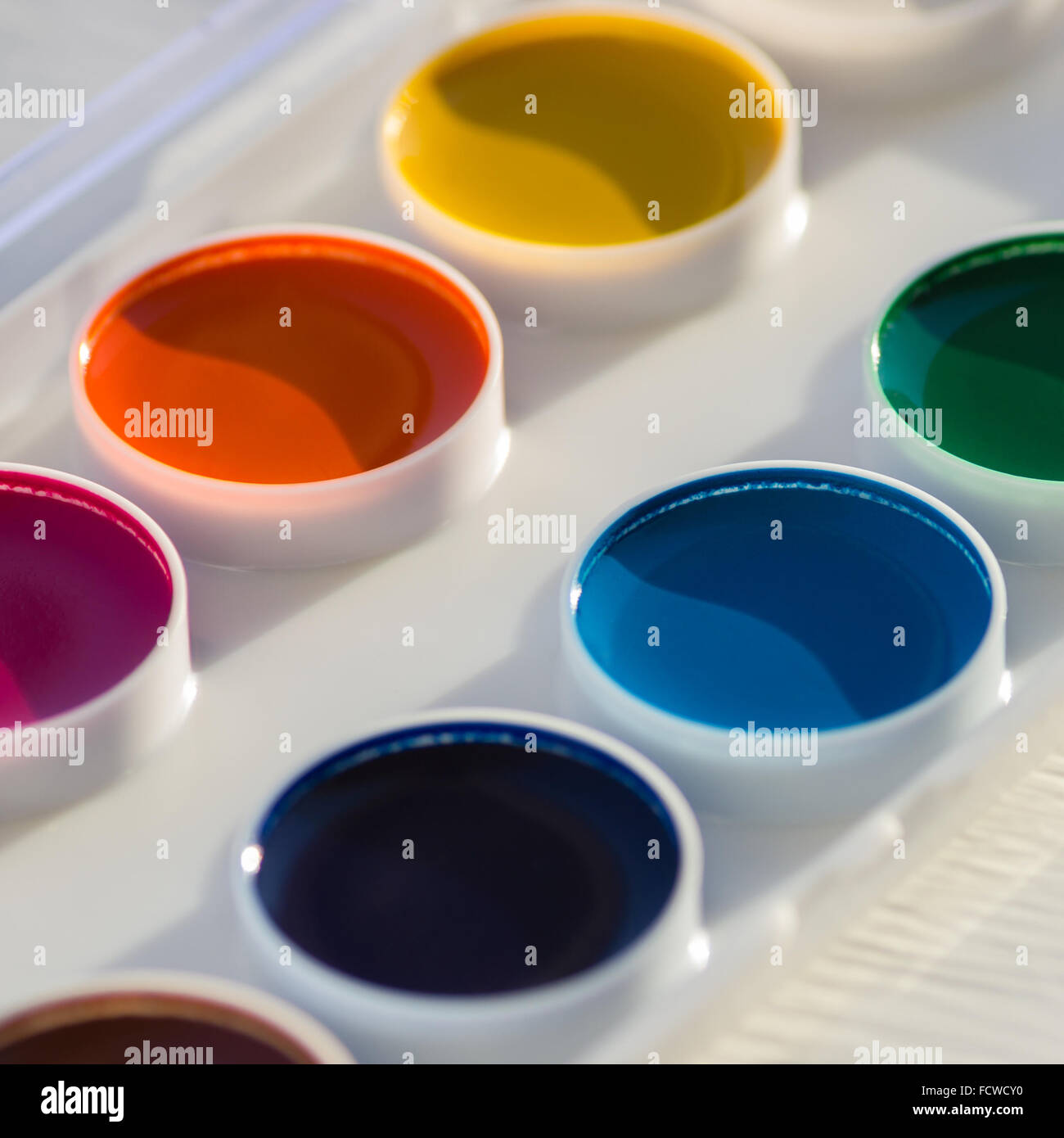 Nahaufnahme der bunten Aquarellfarbe Palette, selektiven Fokus Stockfoto