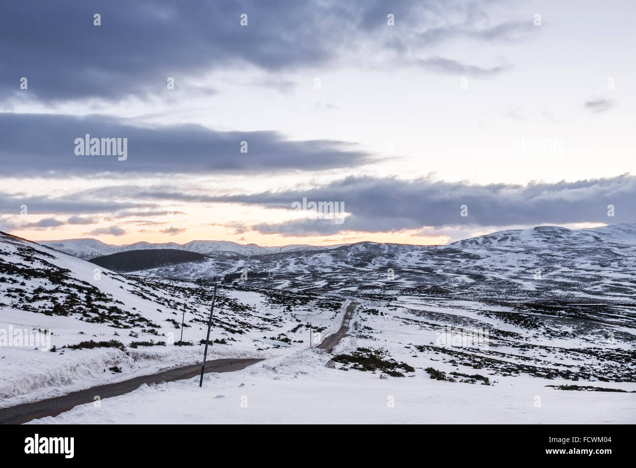 Crathie Pass bei Glen Gairn in den Highlands von Schottland. Stockfoto