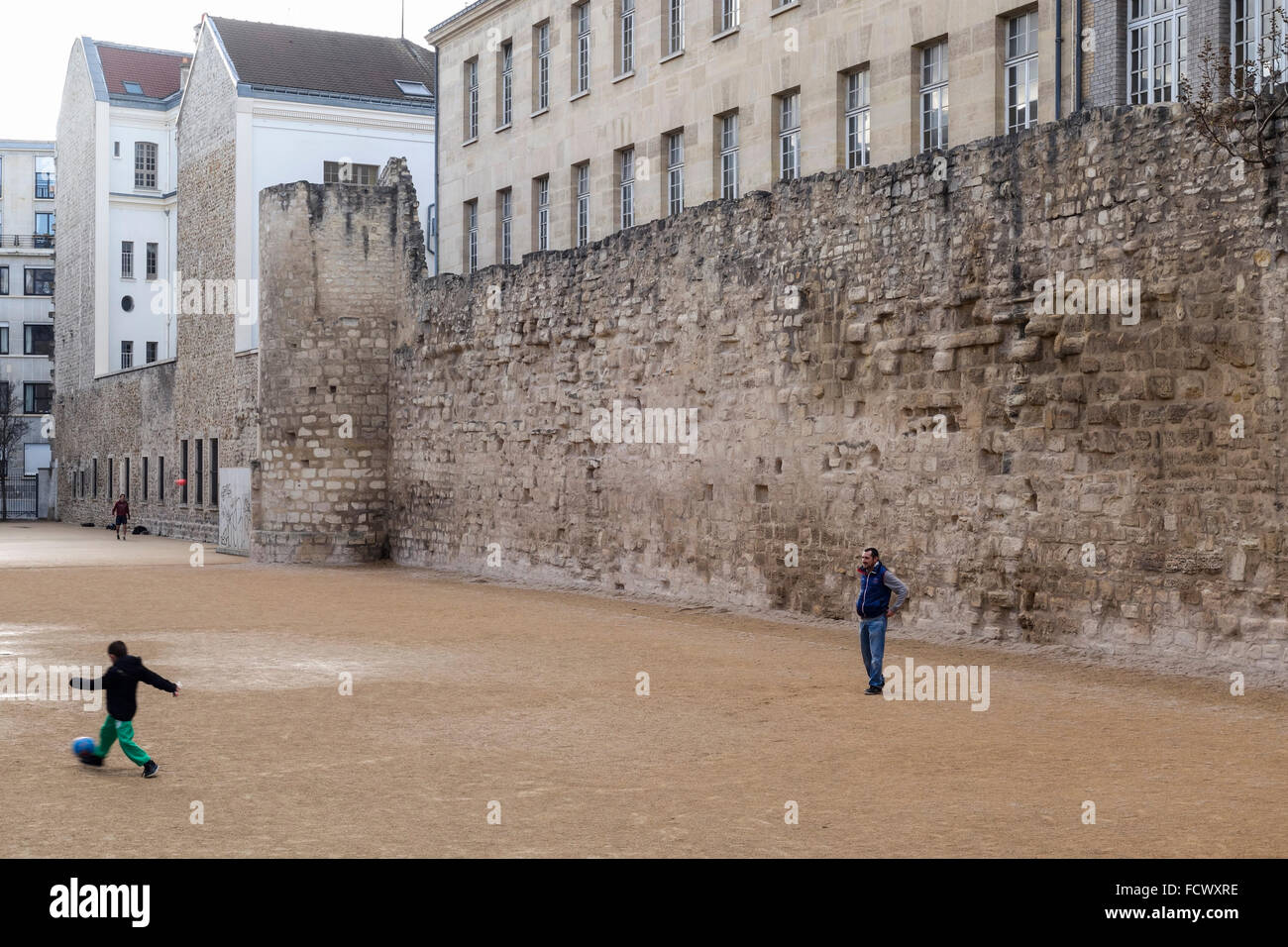 Am längsten bleibt der alten Stadtmauer, Philip Augustus, älteste Mauer der Antike Paris, Paris, Frankreich. Stockfoto