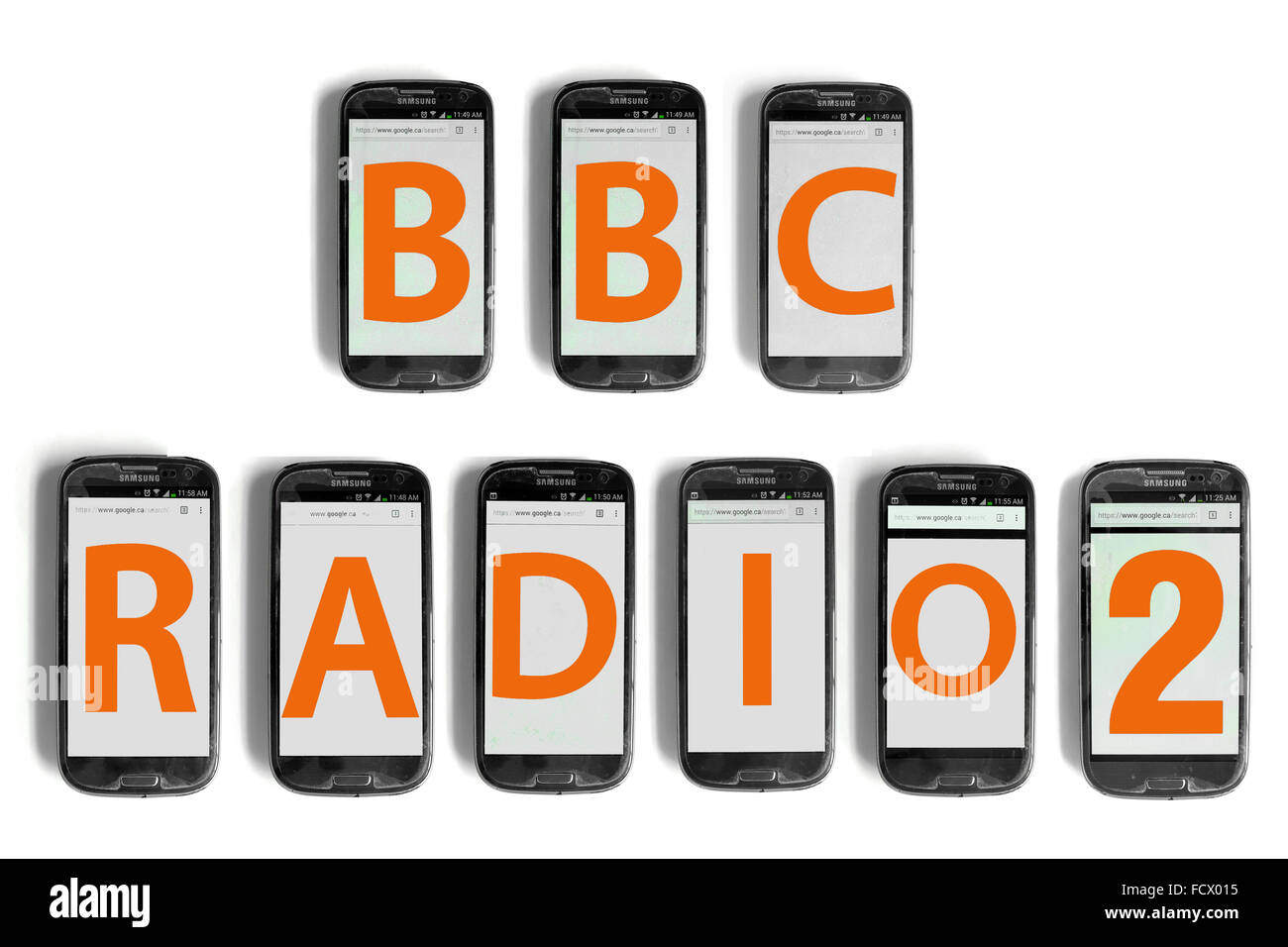 BBC Radio2 geschrieben auf den Bildschirmen der Smartphone vor weißem Hintergrund fotografiert. Stockfoto