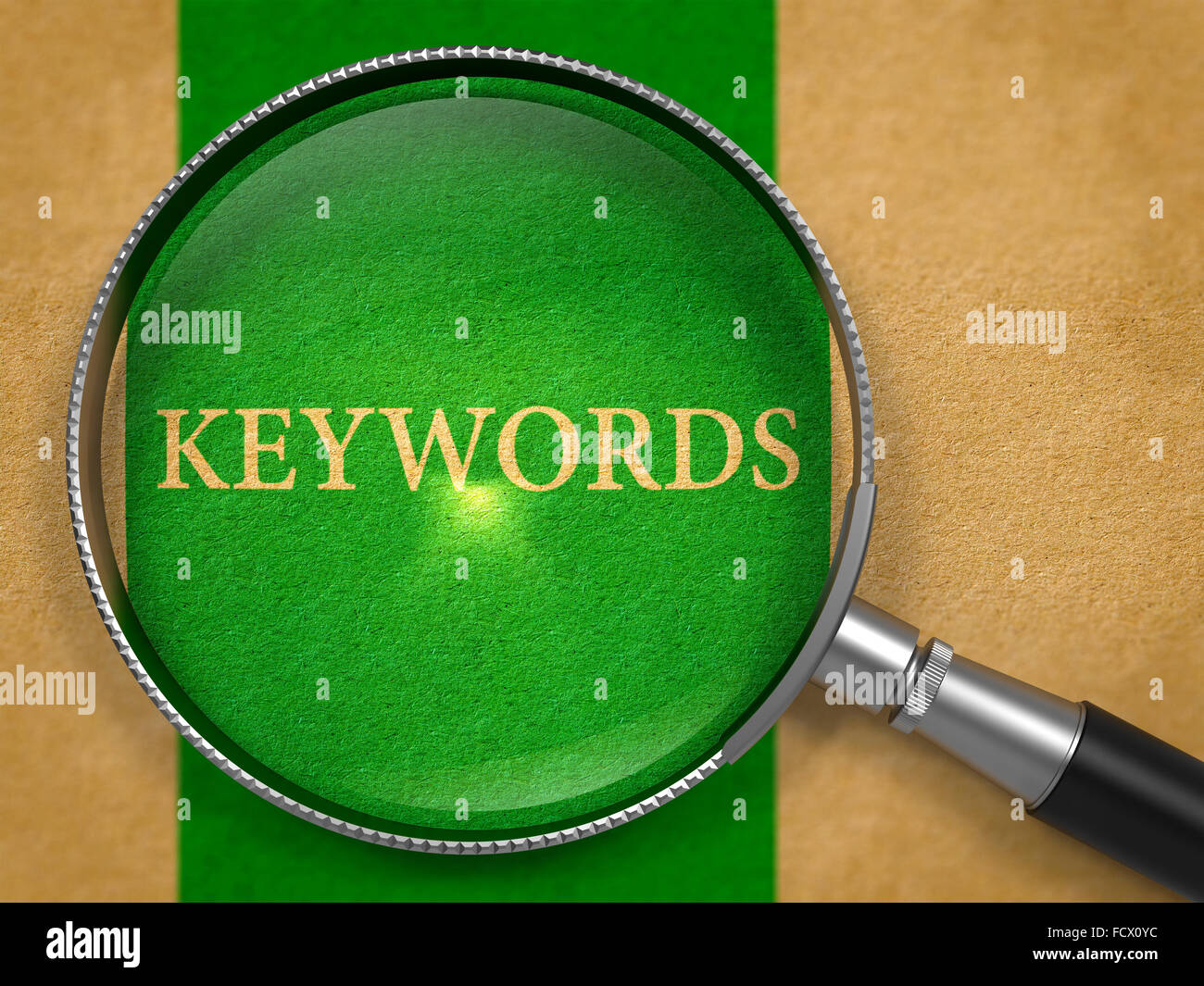 Keywords durch Lupe auf altes Papier mit grüne vertikale Linie Hintergrund. Stockfoto