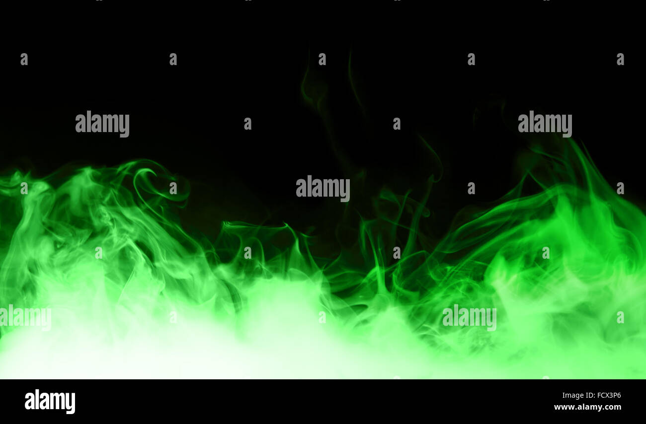 grüne Dampf auf dem schwarzen Hintergrund. Stockfoto