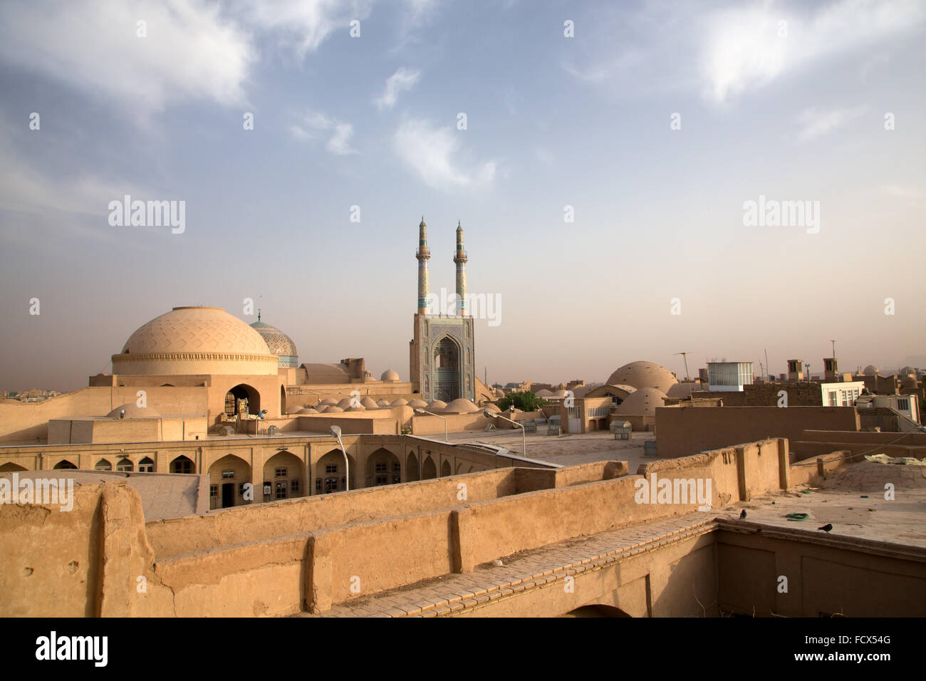 Sonnenaufgang auf Altstadt von Yazd und die erstaunliche Masjed Jame Moschee, Iran Stockfoto