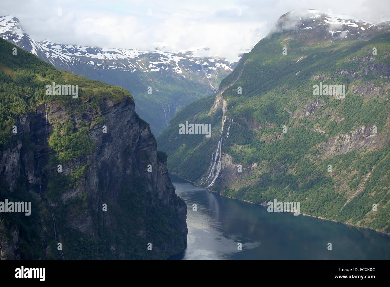 Norwegen, Geiranger. Erhöhte Aussicht auf den Fjord. Stockfoto