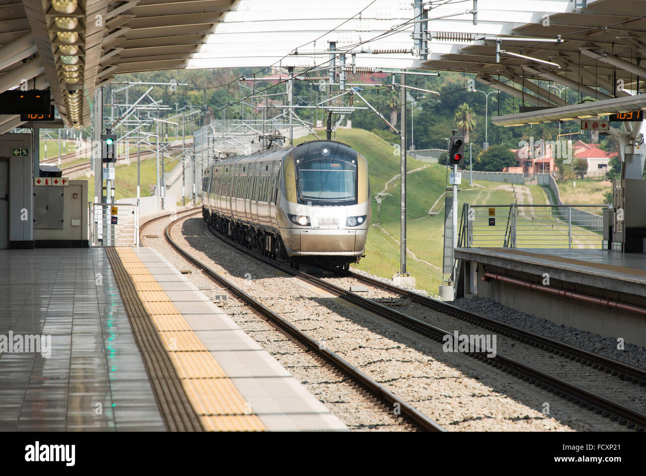 Zug nach Marlboro Gautrain Station, Marlboro, Sandton, Stadt Johannesburg, Provinz Gauteng, Südafrika Stockfoto