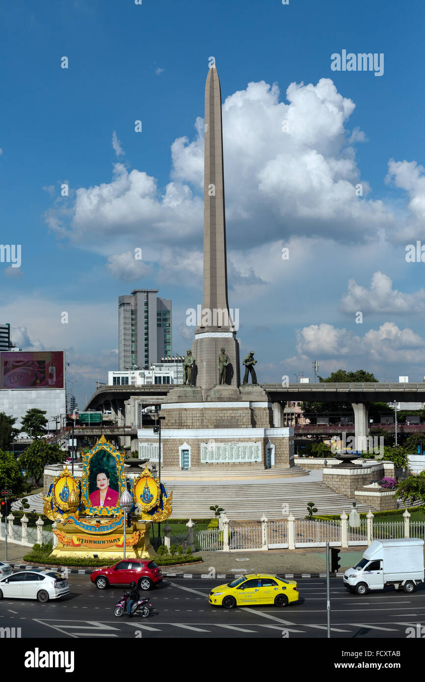 Siegesdenkmal, Siegessäule am Kreisverkehr, Bezirk Ratchathewi, Bangkok, Thailand Stockfoto