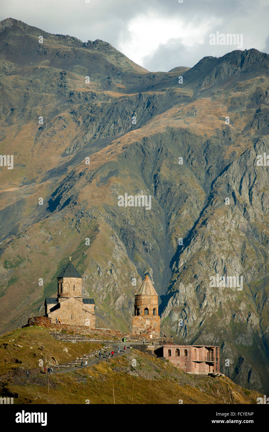 Georgien, Mzcheta-Mtianeti, Stepansminda, Kreuzkuppelkirche Zminda Sameba (Dreifaltigkeitskirche, Gergetier Dreifaltigkeitskirc Stockfoto