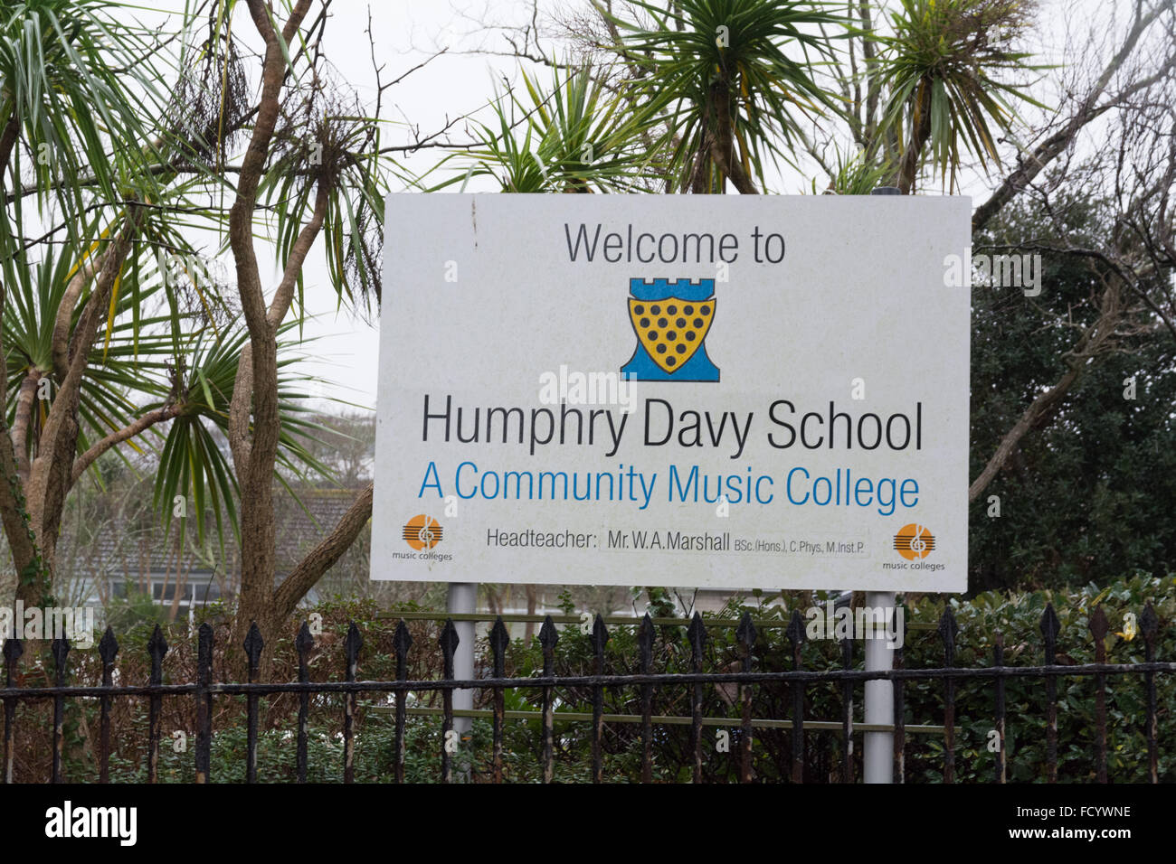 Penzance, Cornwall, UK. 26. Januar 2016. Eine Reihe von Schulen in ganz Großbritannien, darunter vier in Cornwall wurden evakuiert, heute Morgen nach einer Serie von Bombendrohungen eingegangen. Sehen Sie hier Humphry Davy Schule in Penzance. Bildnachweis: Simon Yates/Alamy Live-Nachrichten Stockfoto