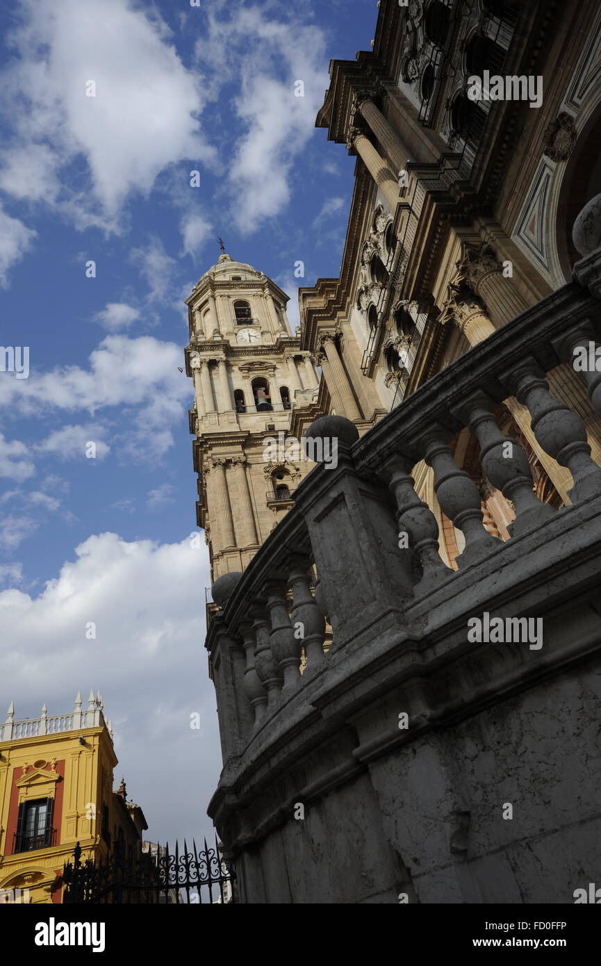 Niedrigen Winkel des Doms in Malaga, Spanien Stockfoto