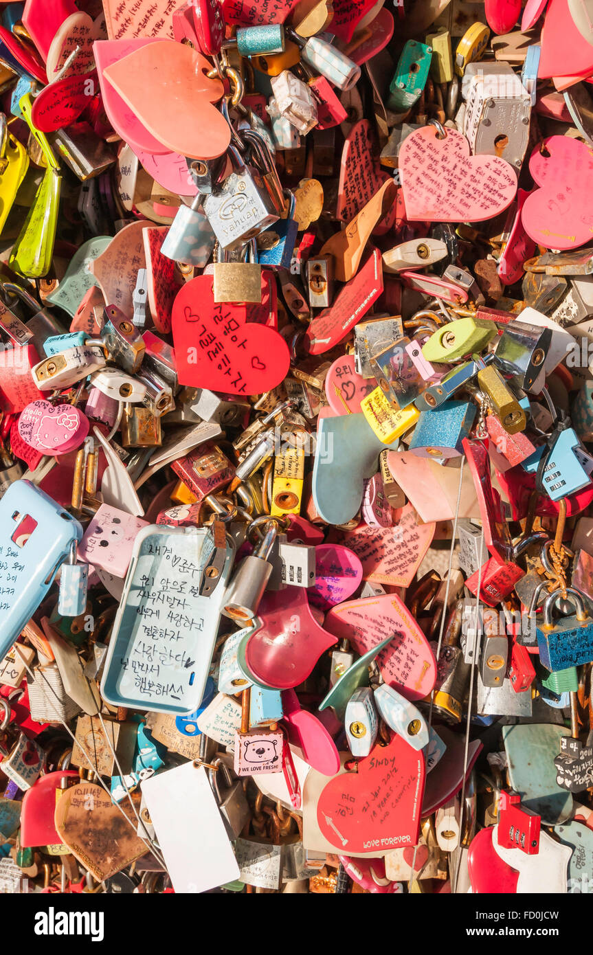 Schlösser der Liebe, Liebe Vorhängeschlösser, N Seoul Tower, Namsan Tower, Seoul, Südkorea Stockfoto