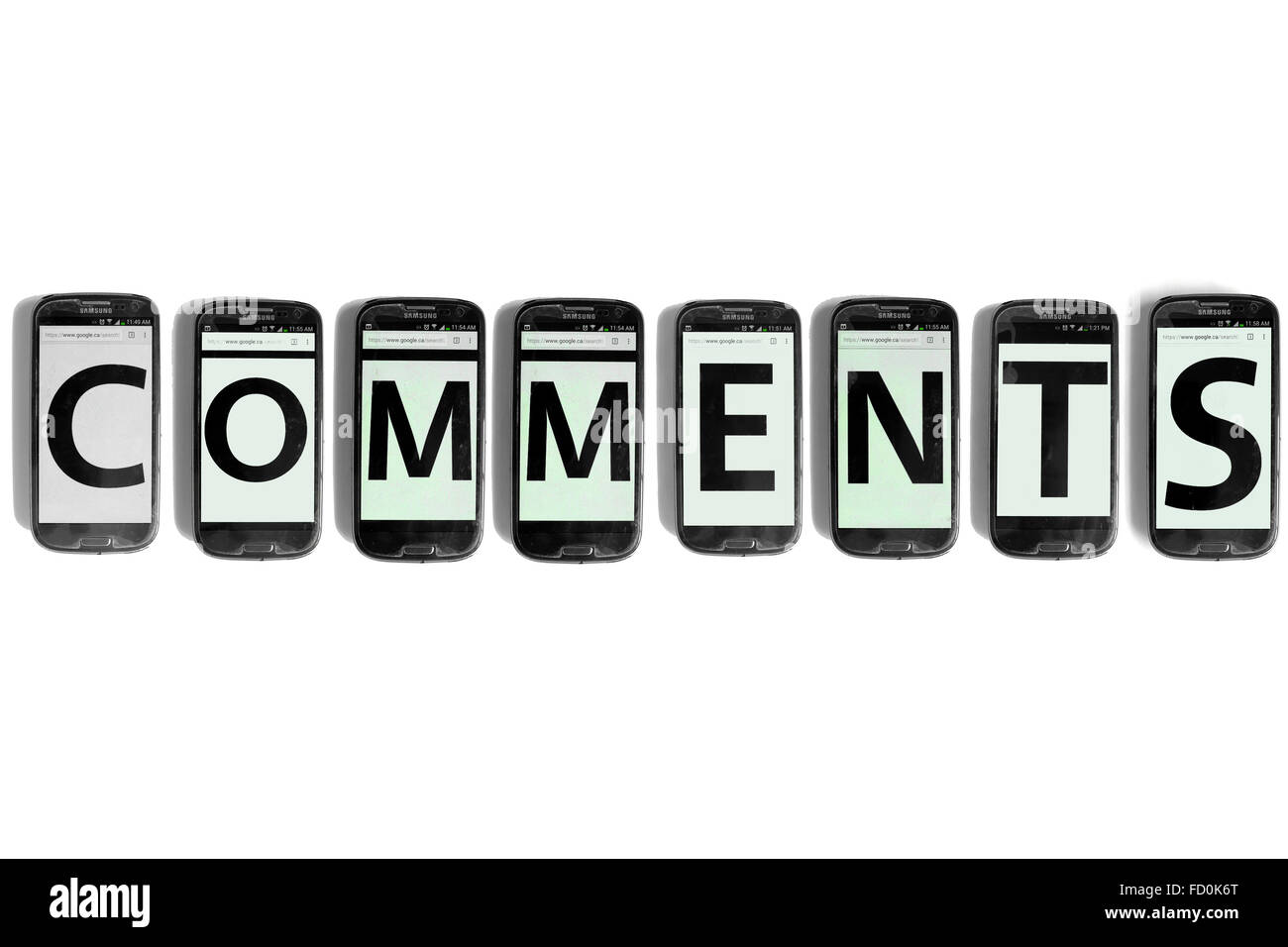 Kommentare auf den Bildschirmen der Smartphones vor weißem Hintergrund fotografiert. Stockfoto
