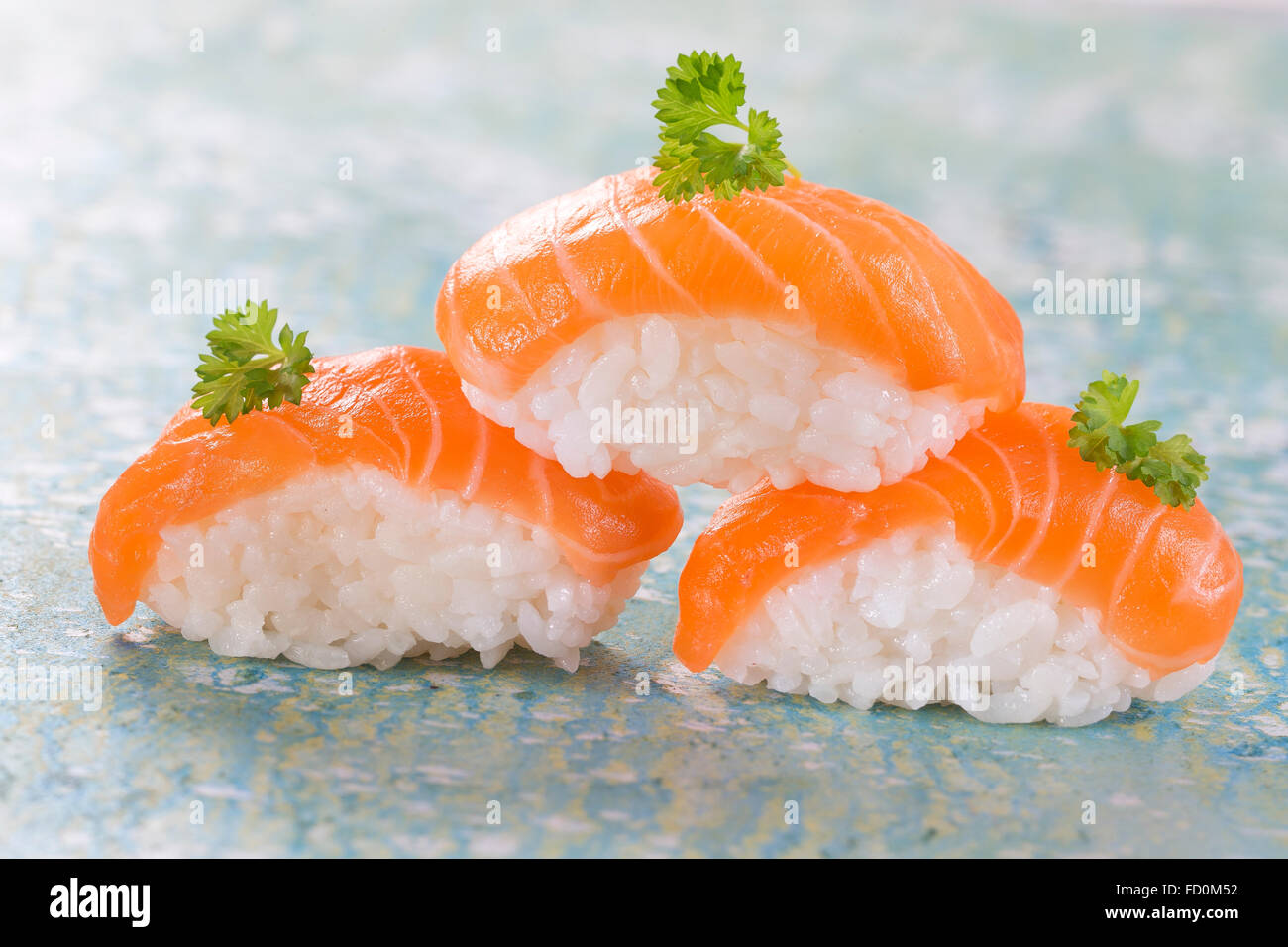 Frischer Lachs Sushi Stockfotografie - Alamy