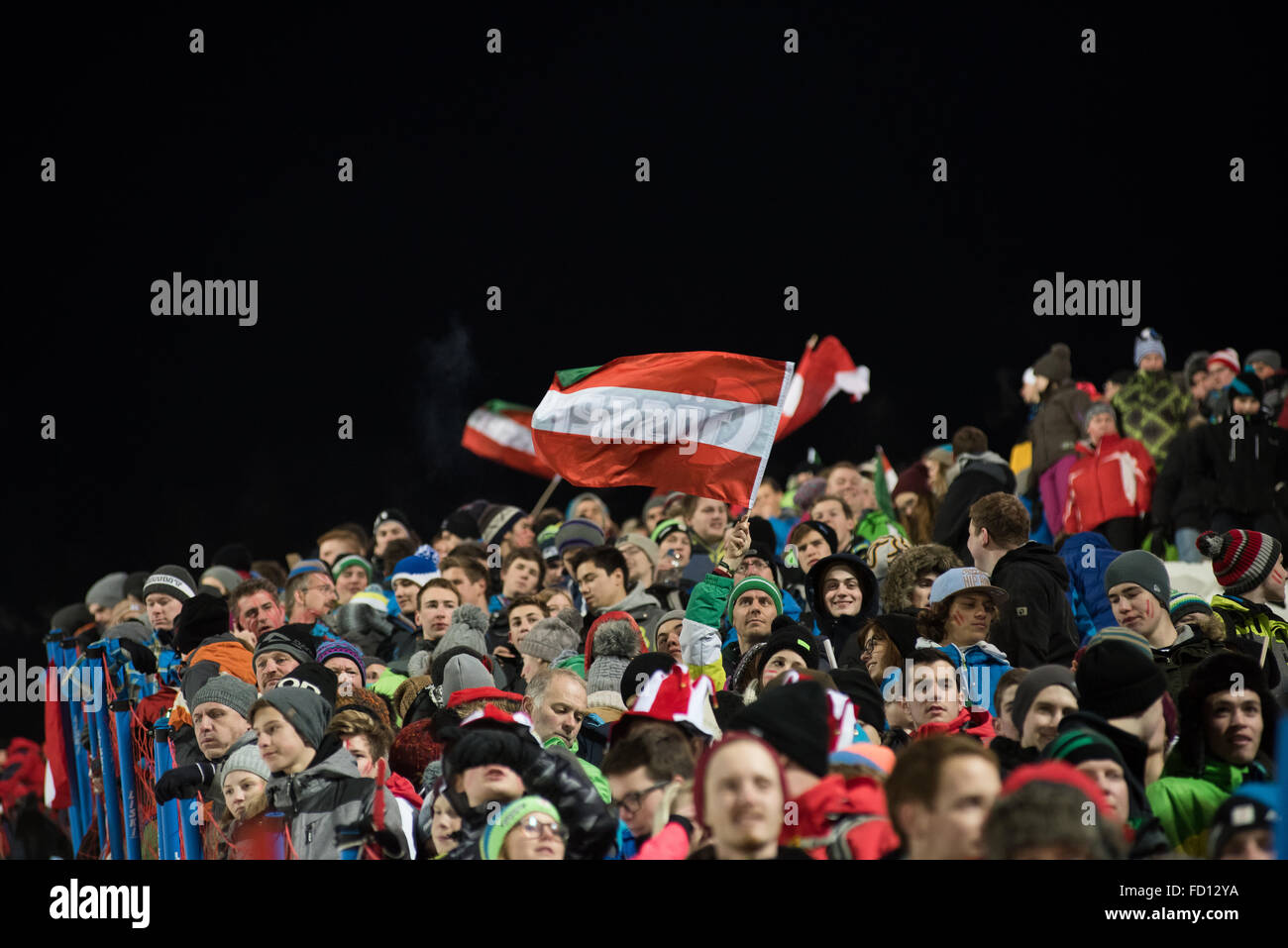 Schladming, Österreich. 26. Januar 2016. Mehr als 42 000 Zuschauer das Nightrace-Slalom in Schladming. © Rok Rakun/Pacific Press/Alamy Live-Nachrichten Stockfoto