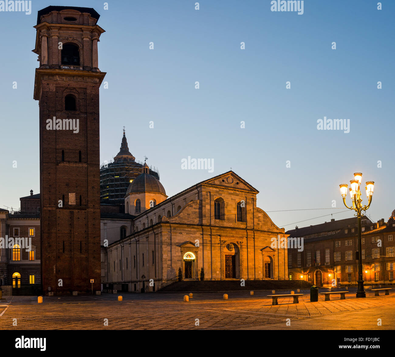 Turin Kathedrale (Duomo di Torino) in der Dämmerung Stockfoto