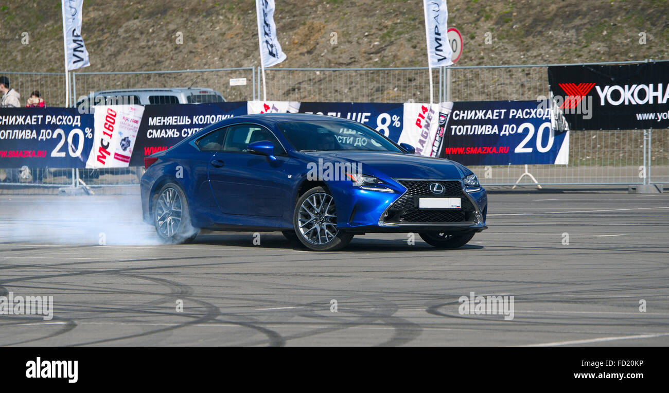 Moskau, Drift Auto in der Lexus im Kommandobereich/Crocus Expo auf der Moskau Tuning Show, Farbe blau, Frontansicht Stockfoto
