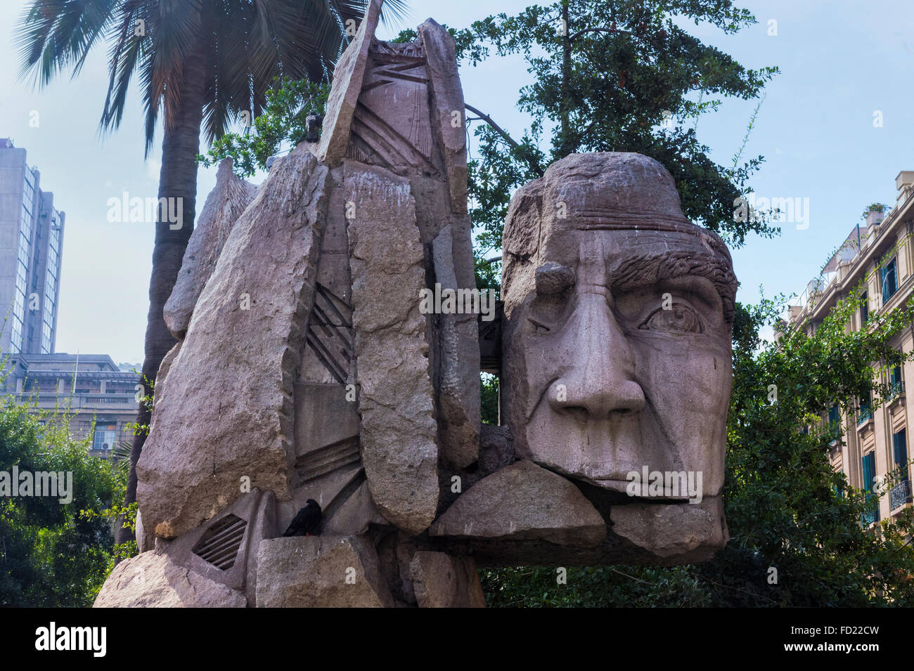 Denkmal für die Ureinwohner, erstellt von E. Villalonos, Plaza de Armas, Santiago, Chile Stockfoto