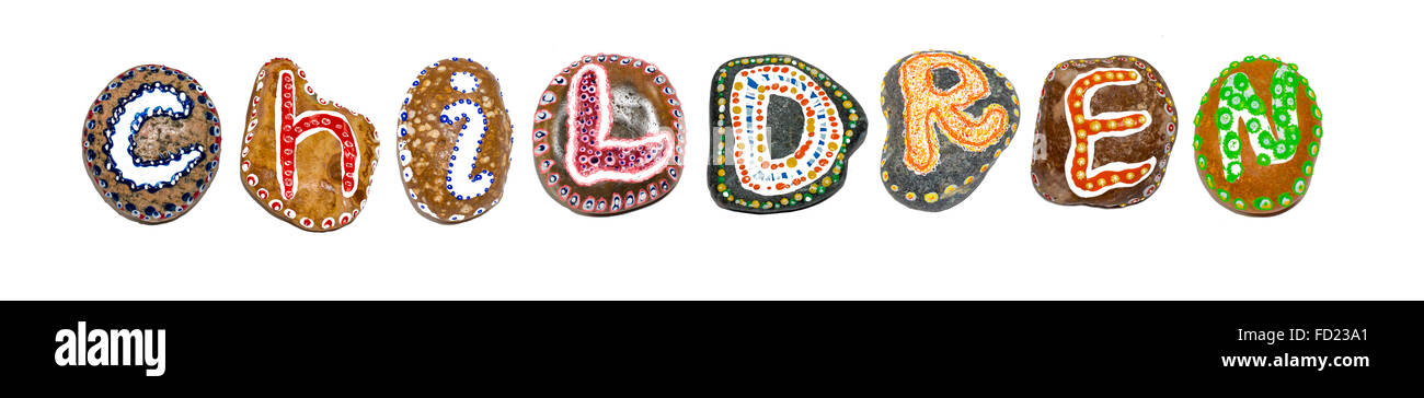 Kinder-Wort gebildet von Hand bemalten Steinen Stockfoto