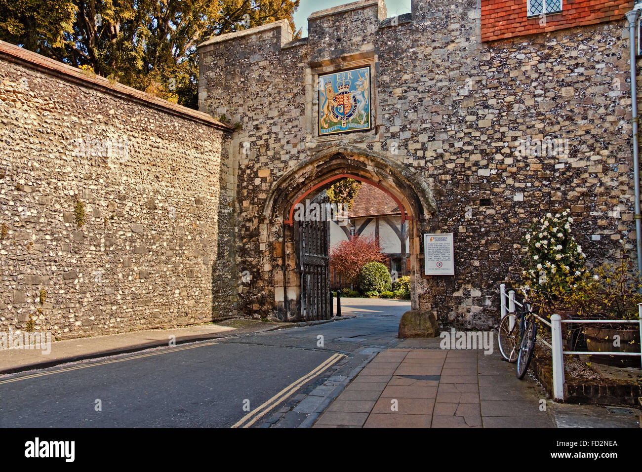 UK Winchester Priory Gate Stockfoto