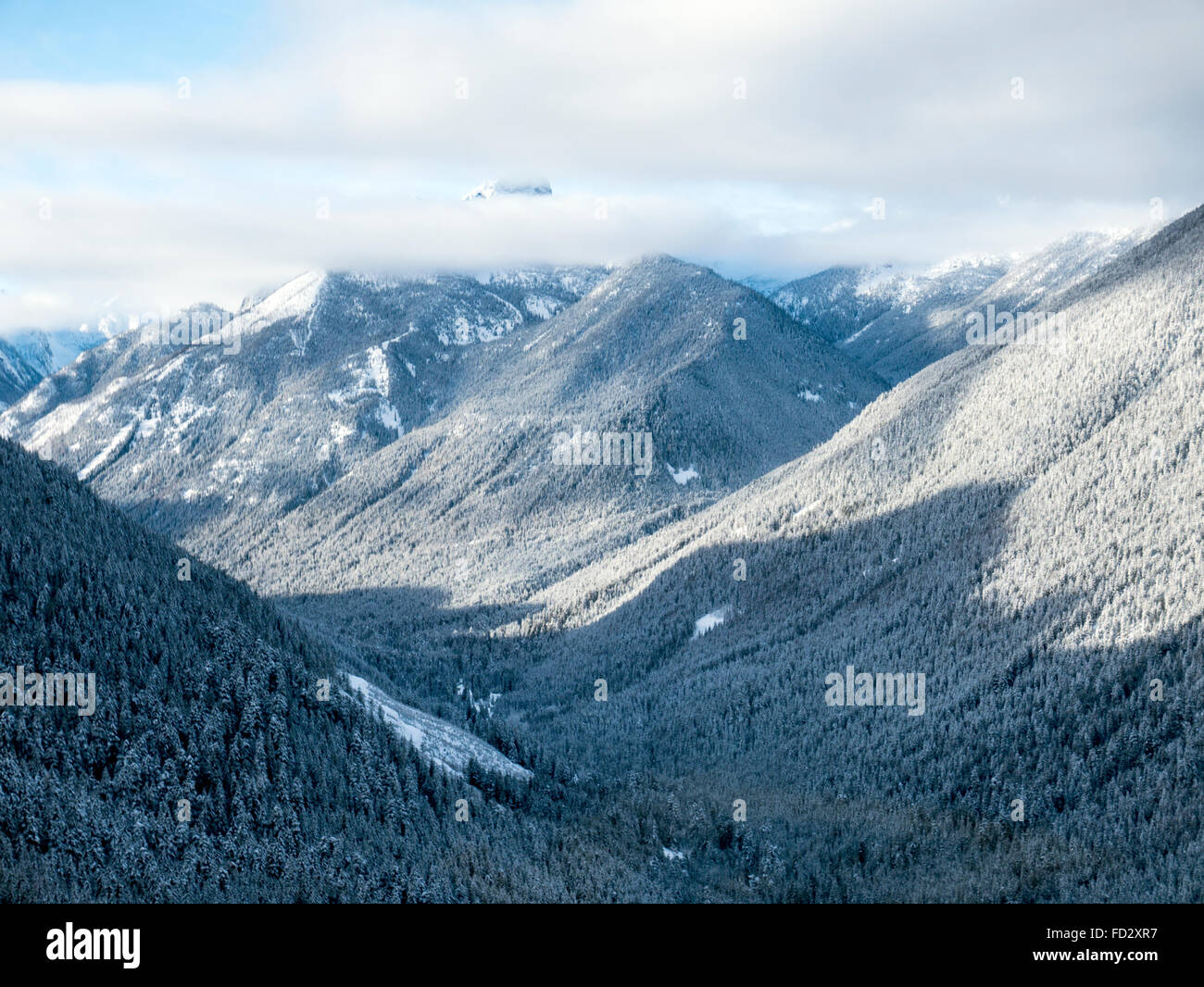 Aerial Winter Ansicht der Selkirk Mountains in der Nähe von entfernten Mount Carlyle Lodge;  Britisch-Kolumbien; Kanada Stockfoto