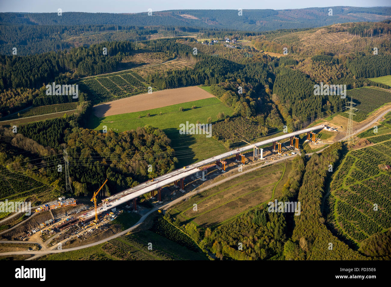 Luftaufnahme, höchste Viadukt North Rhine-Westphalia, Bestwig-Nuttlar, neue Brücken der Autobahn A44 zwischen Meschede und Olsberg, Stockfoto