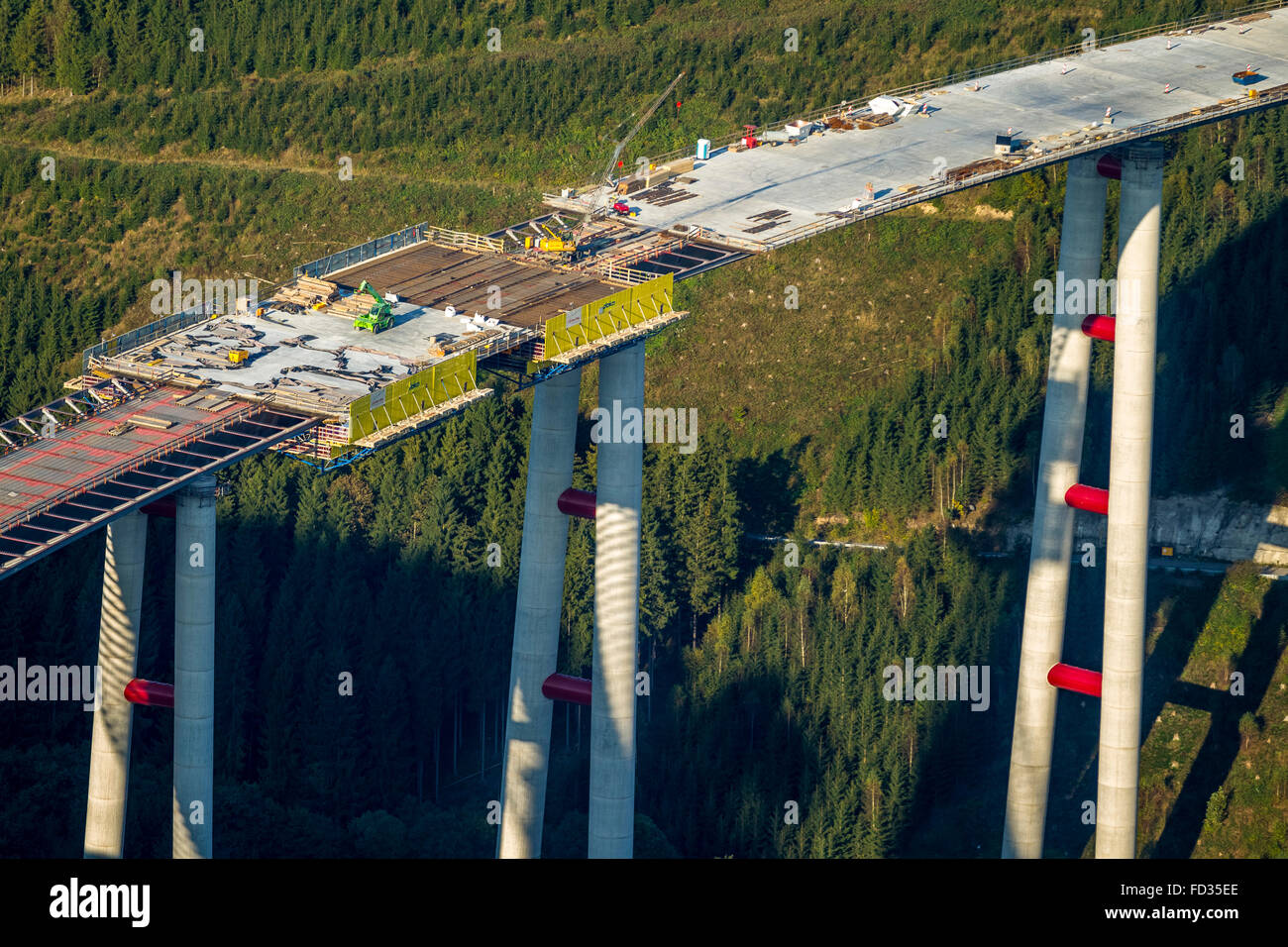 Luftaufnahme, höchste Viadukt North Rhine-Westphalia, Bestwig-Nuttlar, neue Brücken der Autobahn A44 zwischen Meschede und Olsberg, Stockfoto