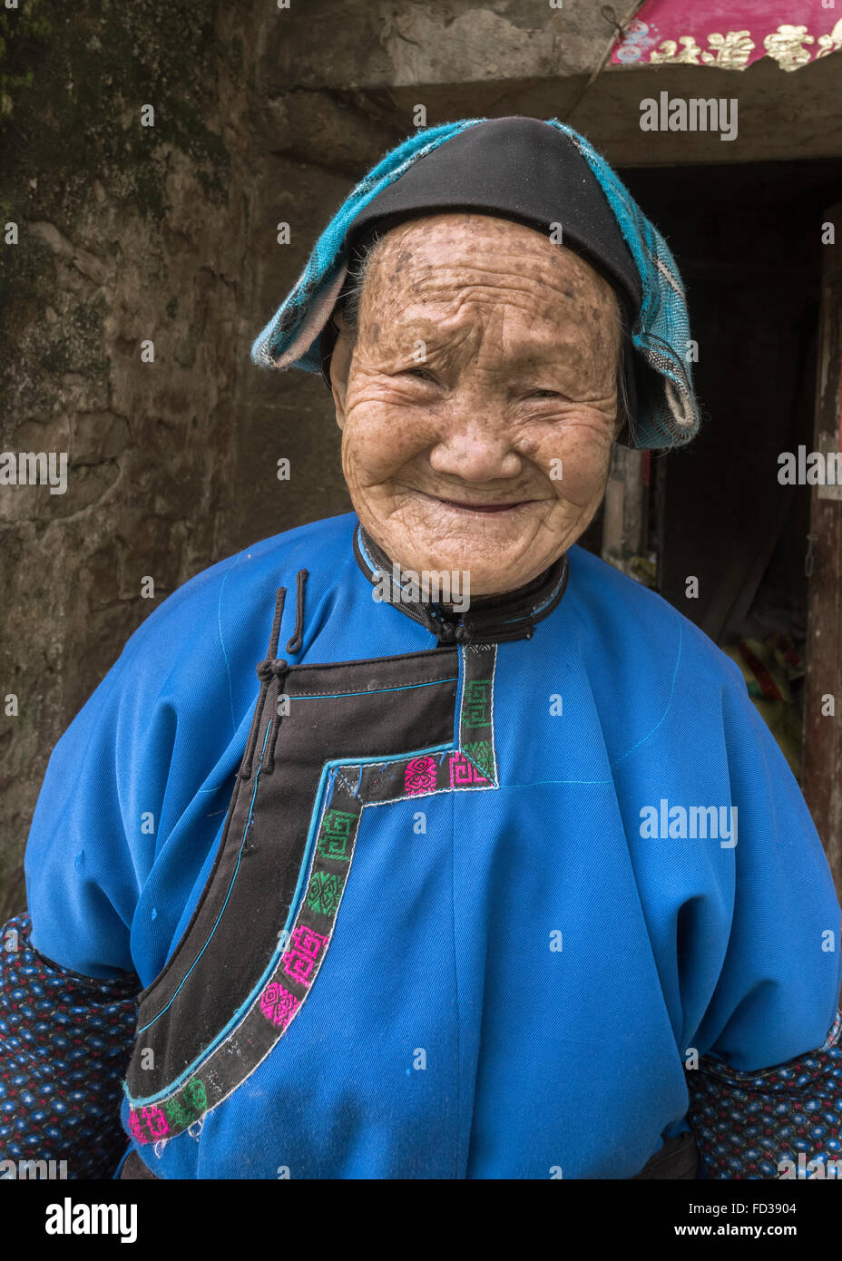 Porträt von einem älteren alten Han Frau, Liuguan alte Han Dorf, Guizhou Provinz, China Stockfoto
