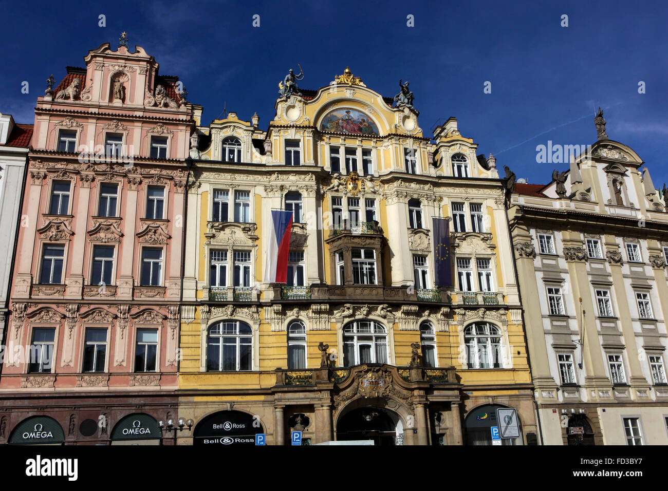 Jugendstil-Gebäude Fassade auf dem Altstädter Ring Prager Häuser, Tschechische Republik Stockfoto
