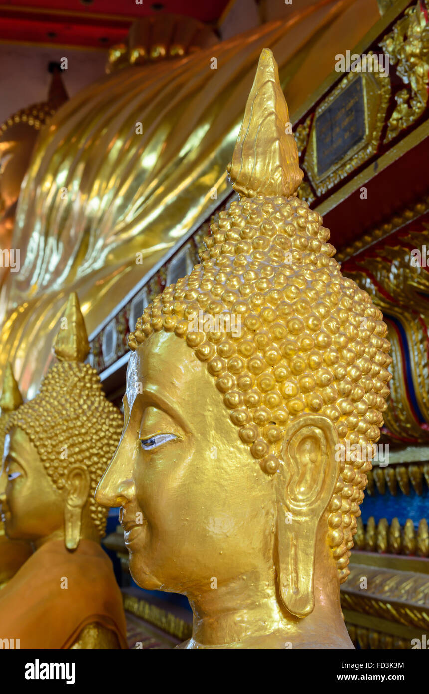 Buddha Statue Gesicht hautnah. Bild aufgenommen am Wat Bang Pli Yai, Samutprakran Thailand. Stockfoto