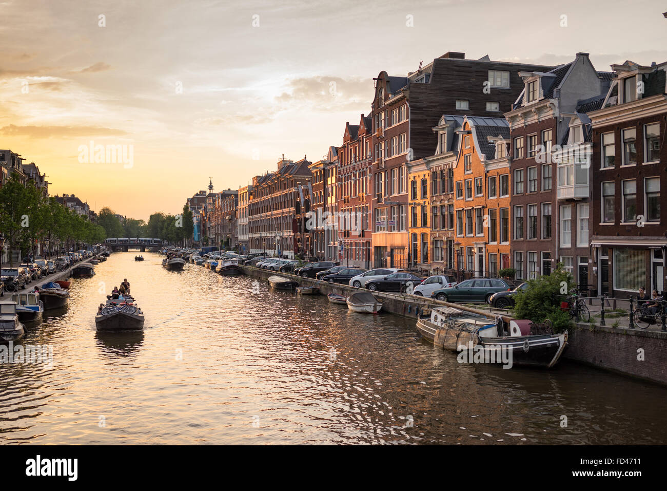 Amsterdam - Juni 12: Prinsengracht Kanal einen wunderschönen Sonnenuntergang am 12. Juni 2015 Stockfoto