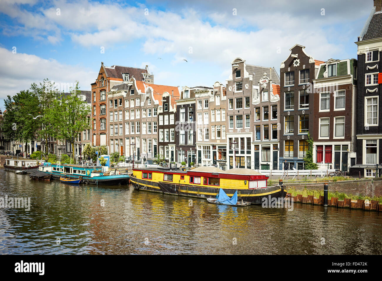 Amsterdam - Juni 16: Singel Streetview an einem sonnigen Tag 16. Juni 2015 Stockfoto