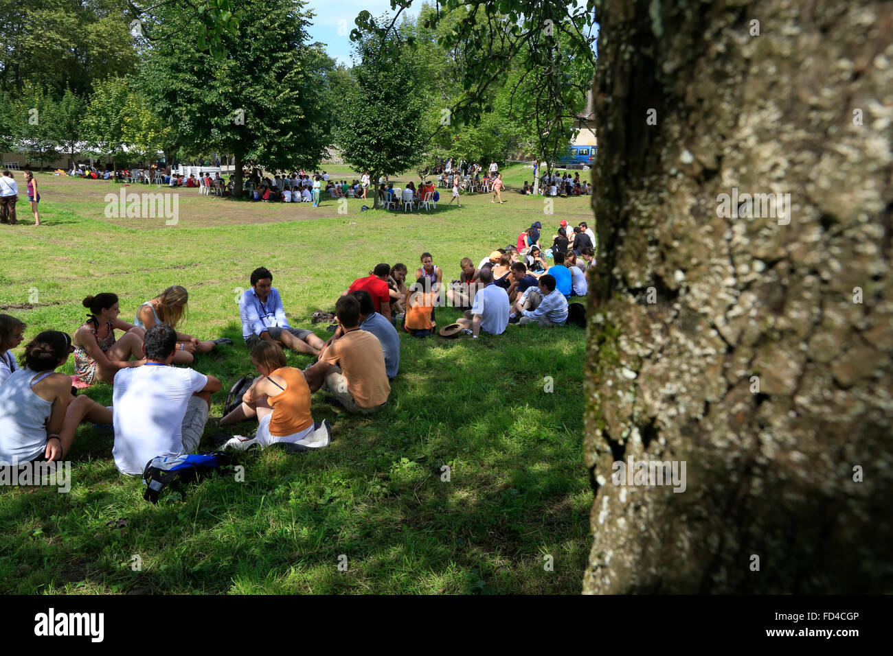 Abtei von Hautecombe.  Junge Erwachsene mission 18-30 des Chemin Neuf.  Workshop. Stockfoto