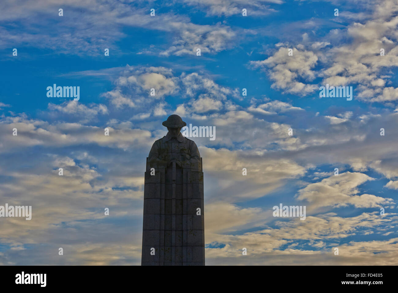 Die brüten Soldat-Statue in Vancouver Ecke, ein Denkmal für die erste kanadische Abteilung Teilnahme an der zweiten Schlacht Stockfoto