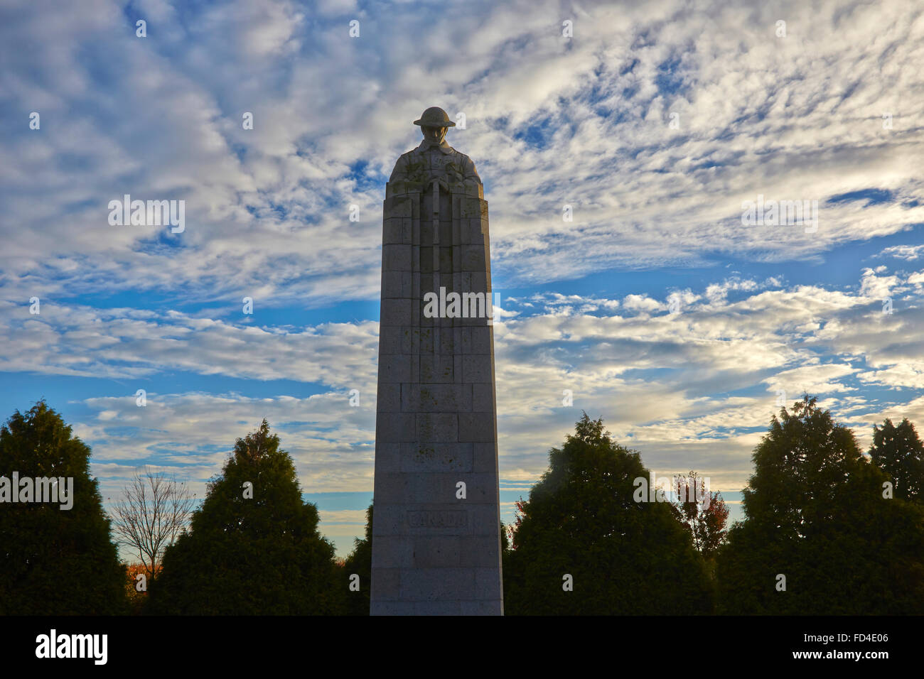 Die brüten Soldat-Statue in Vancouver Ecke, ein Denkmal für die erste kanadische Abteilung Teilnahme an der zweiten Schlacht Stockfoto