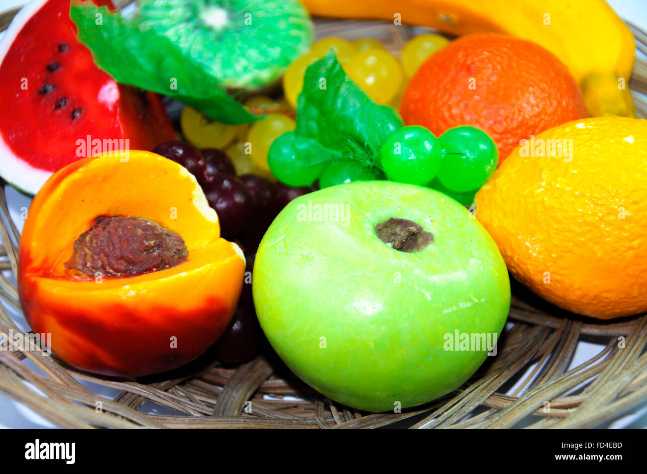 Ein paar Früchte geformt duftende Seife. Stockfoto