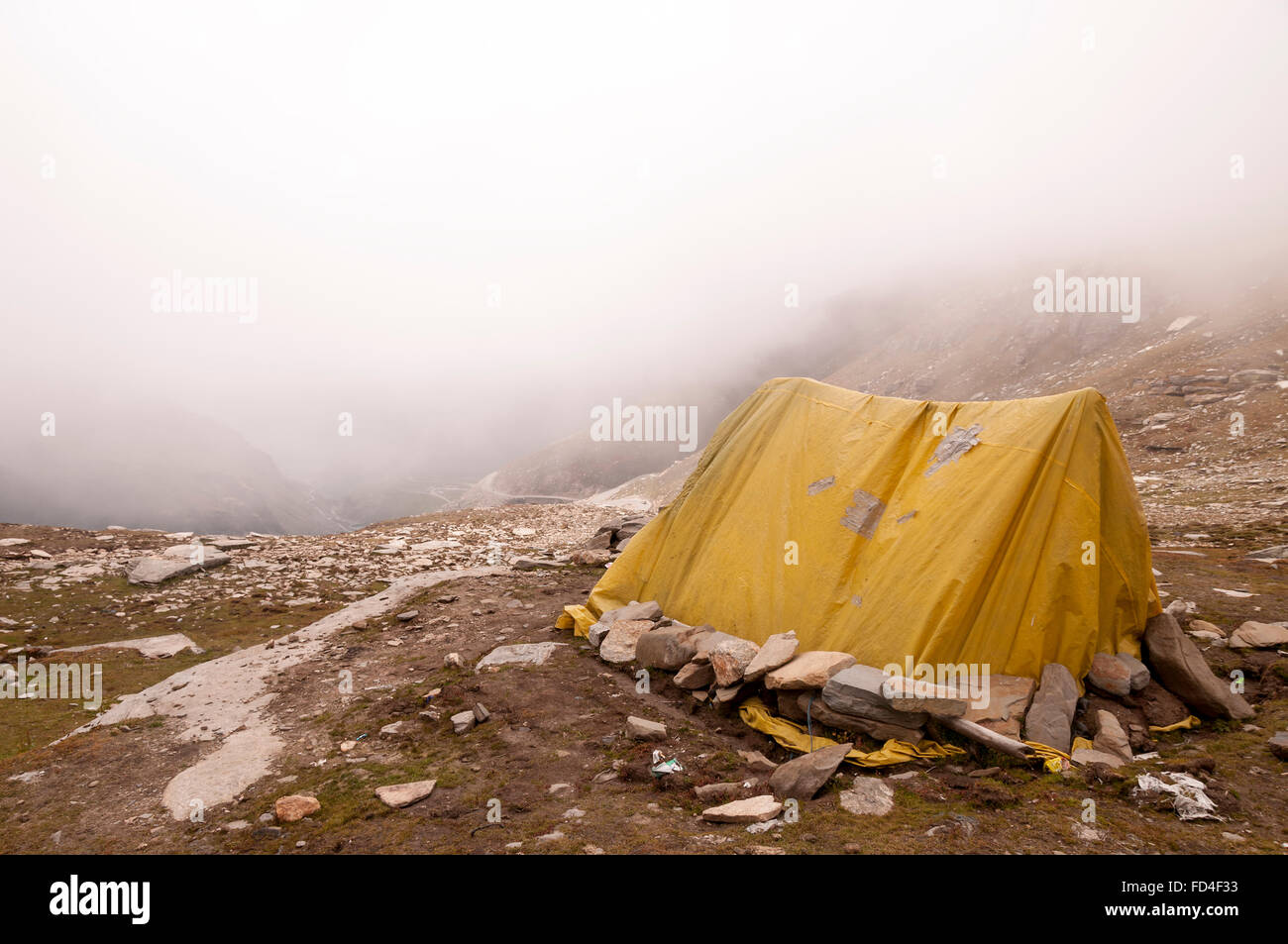 Zelt der armen Arbeiter unterwegs Himalaya von Manali nach Leh, Indien Stockfoto