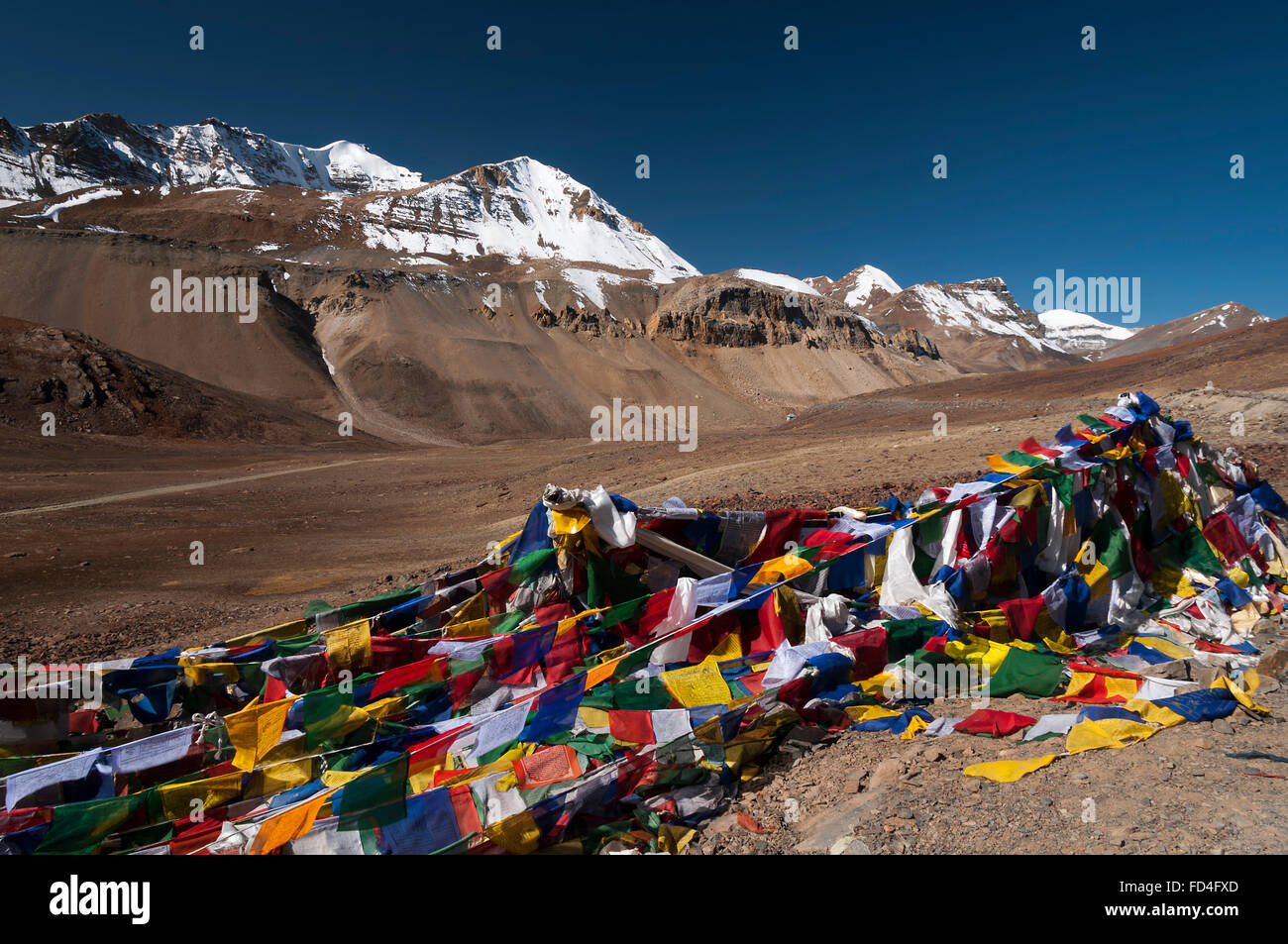 Der Himalaya pass Lachung La (5079m) auf dem Weg von Manali nach Leh, Indien Stockfoto