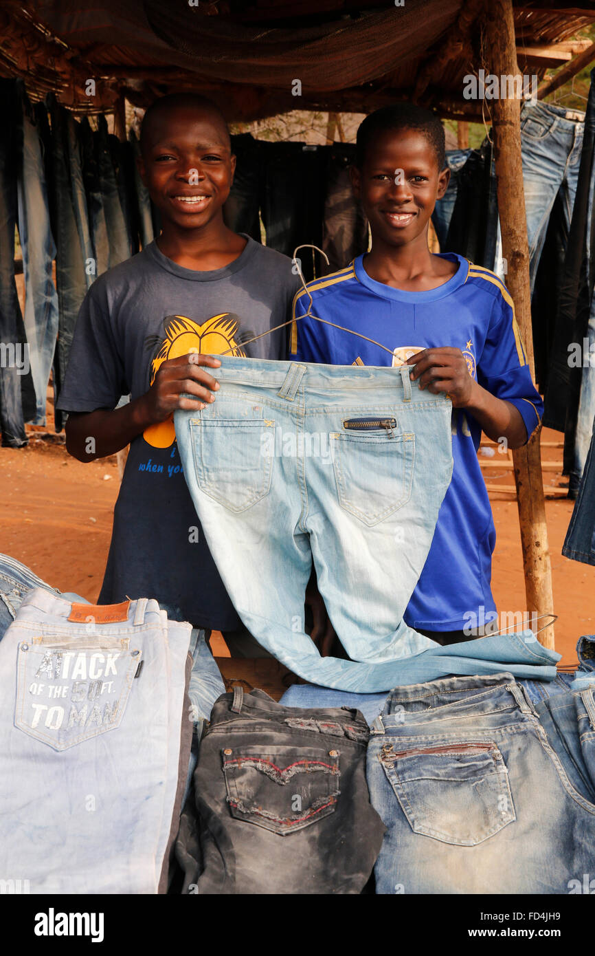 Second-Hand-Kleidung-shop Stockfoto