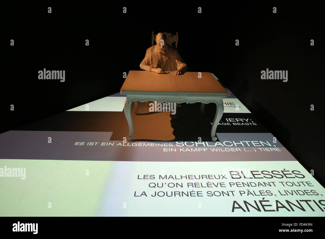 Internationales Rotkreuz- und Rothalbmondmuseum (IKRK). Henry Dunant schreiben. Stockfoto