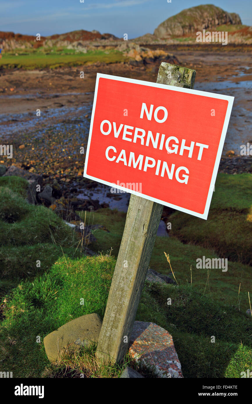 Keine Übernachtung camping Schild am Kintra auf der Isle of Mull in der Inneren Hebriden in Schottland Stockfoto