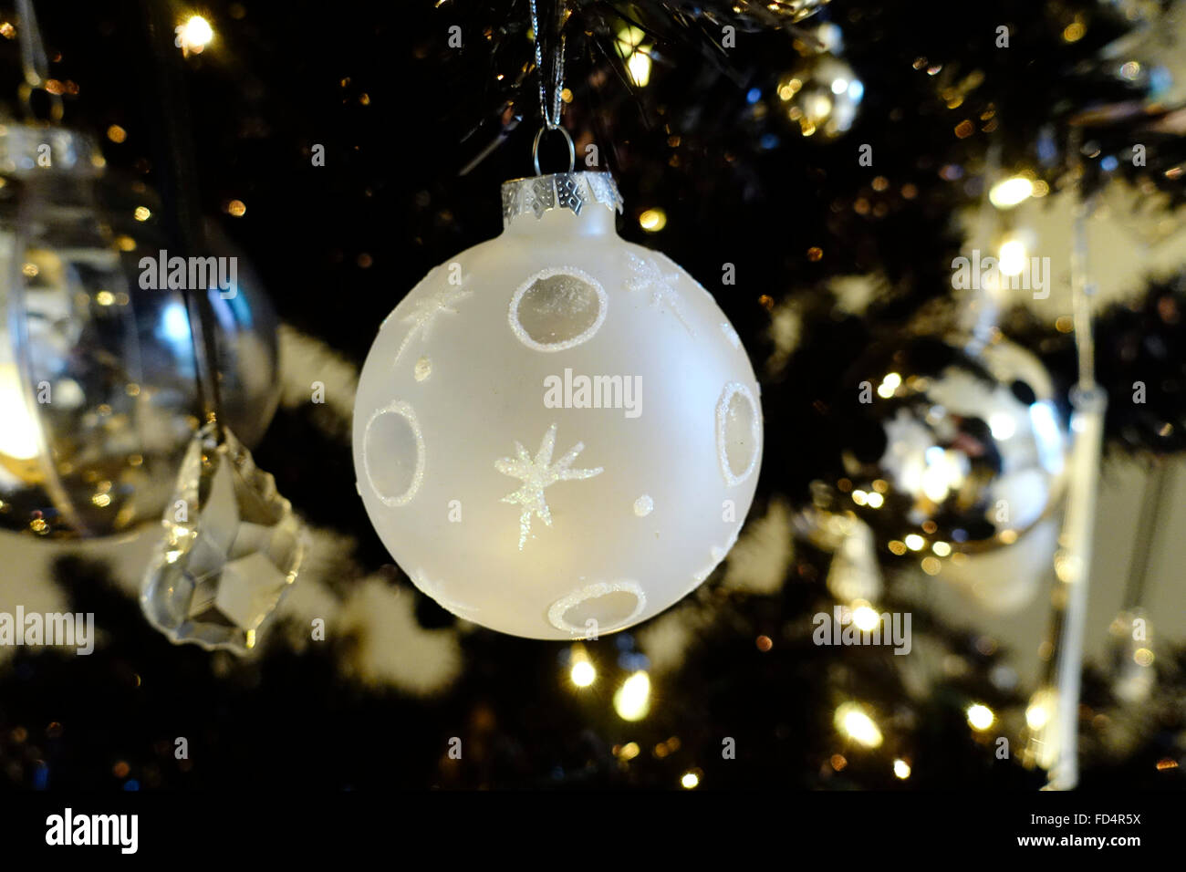 Weihnachtsbaum. Ornament Kugel. Stockfoto