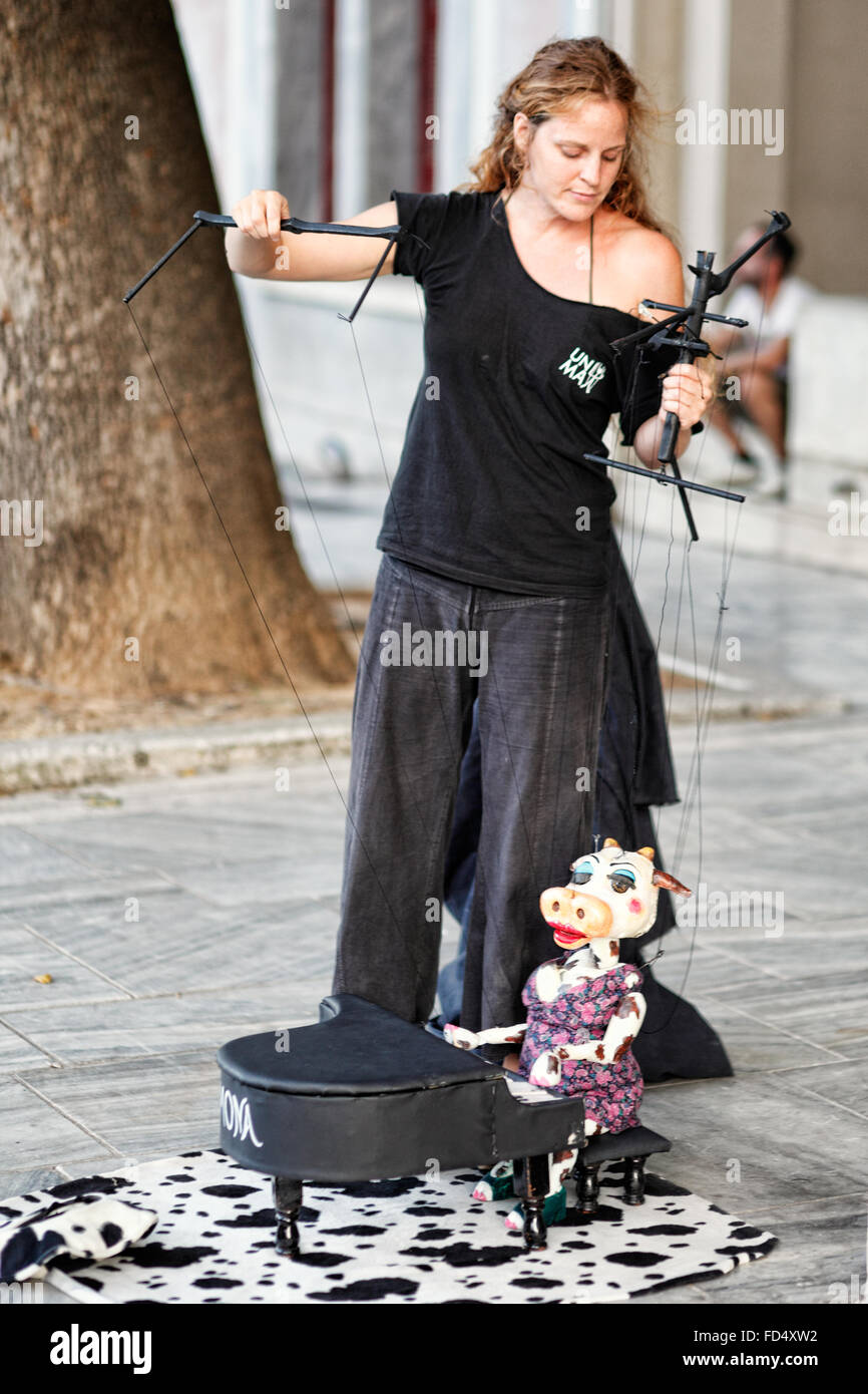 Marionette Leistung in den Straßen von Athen, Griechenland Stockfoto