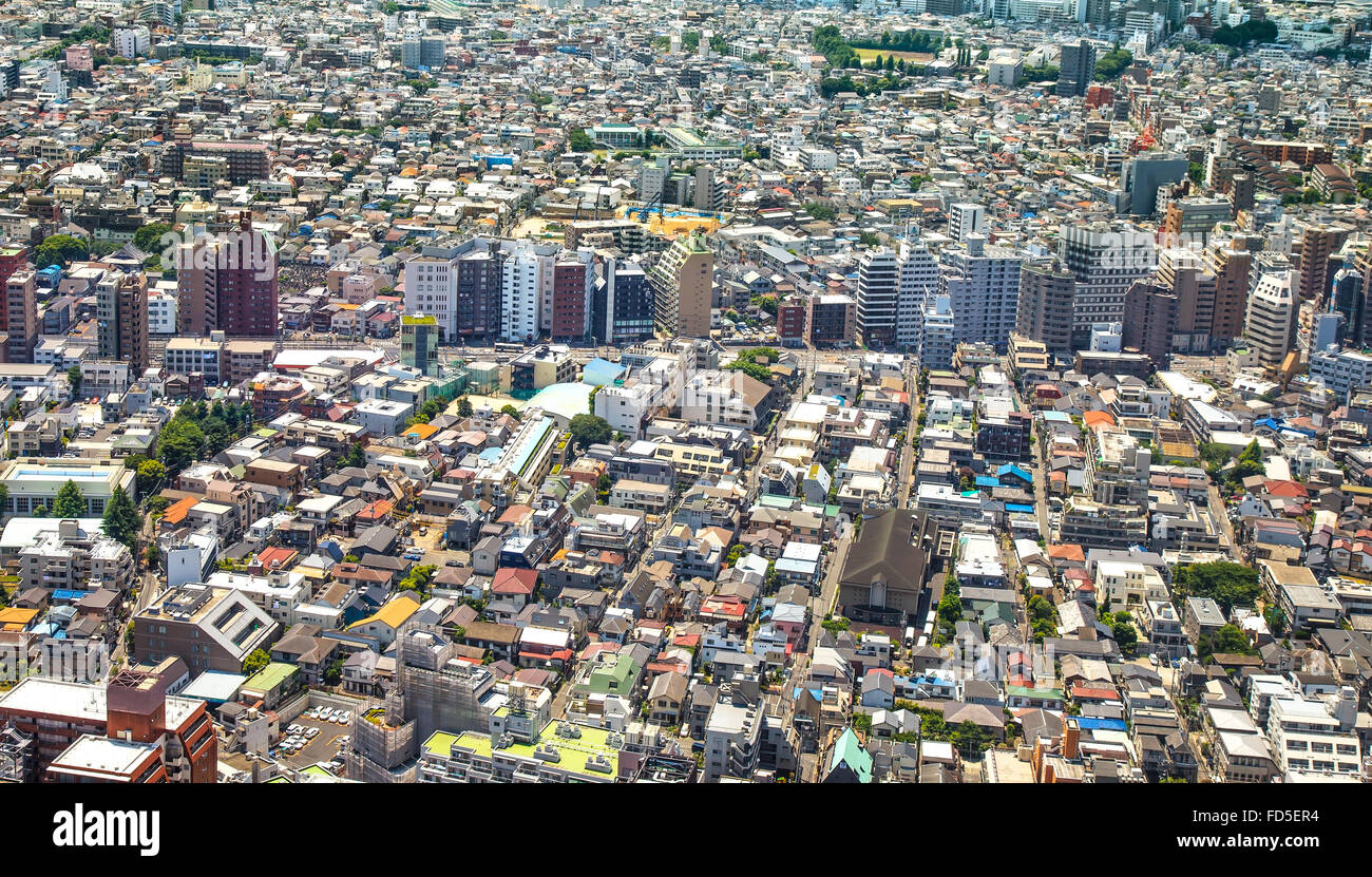 Tokyo, Stadt Panorama Luftbild von Gebäude und Straße im Stadtteil Shinjuku. Japan, Asien Stockfoto