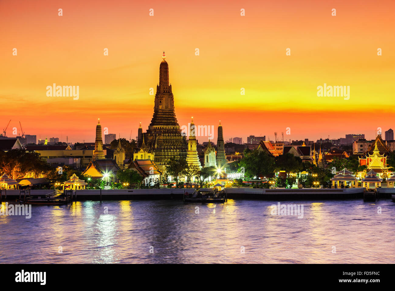 Bangkok, Thailand. Wat Arun Temple(Temple of Dawn) bei Sonnenuntergang. Stockfoto