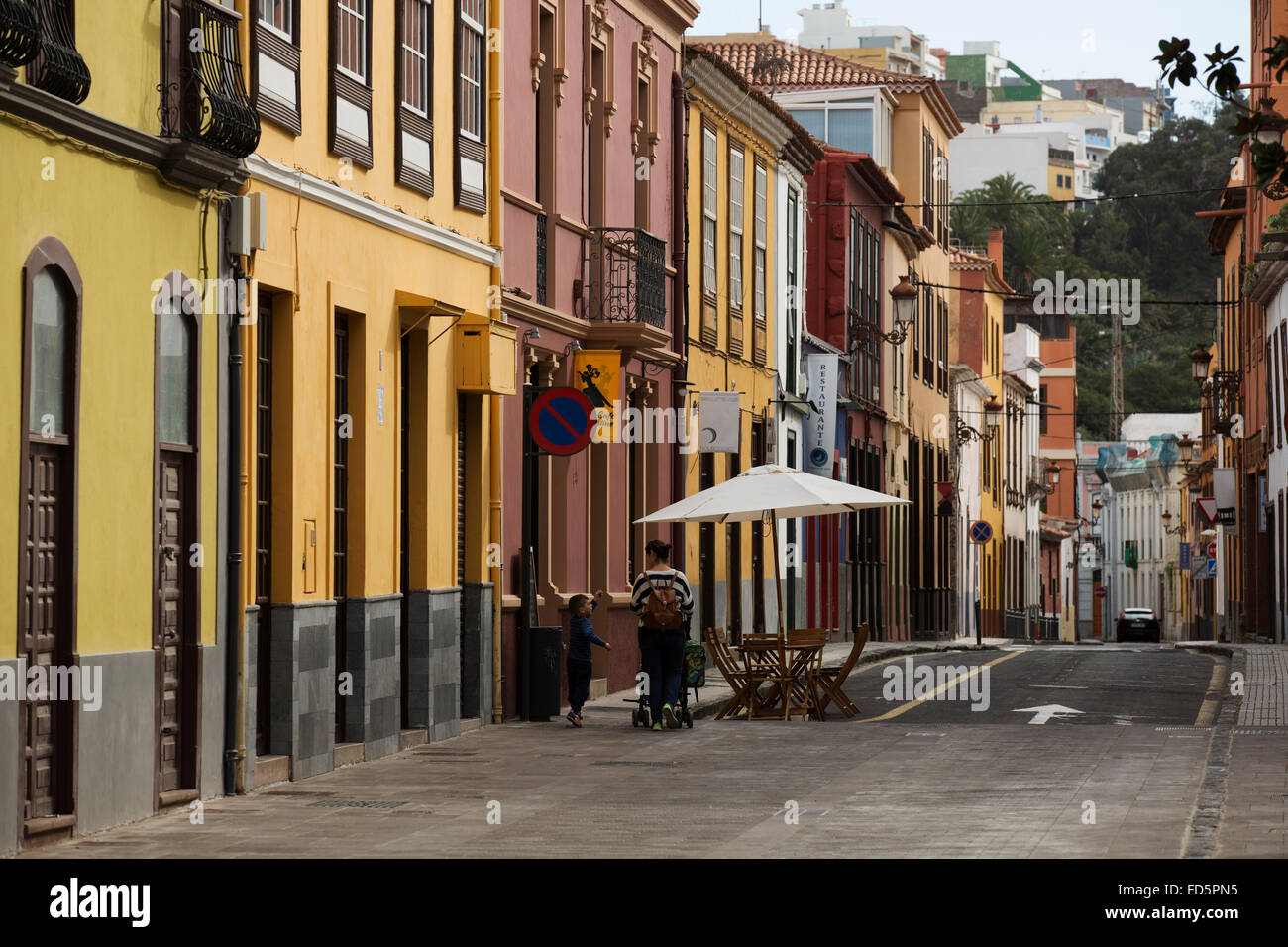 Bunten Fassaden der Häuser in San Cristóbal De La Laguna auf Teneriffa, Spanien. Die Stadt ist ein UNESCO-Weltkulturerbe. Stockfoto