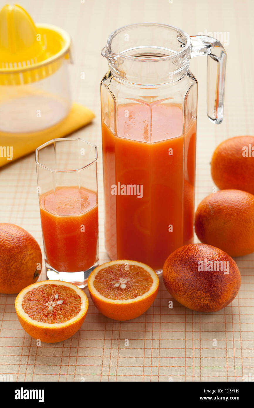 Frisches Blut orange Saft in einem Glas Stockfoto