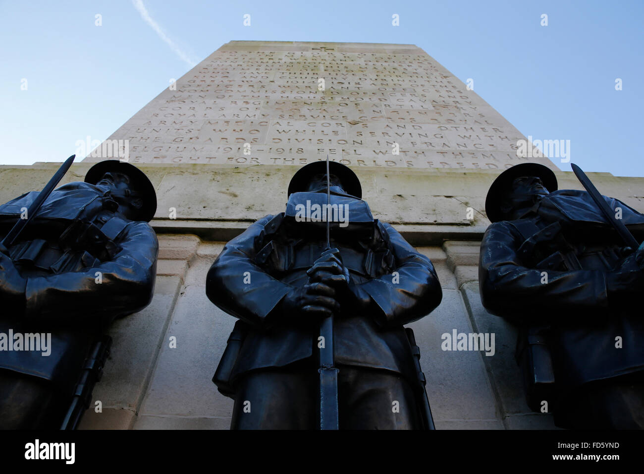 Das Wächter-Denkmal des Bildhauers Gilbert Ledward in 1923Ð26 entworfen und errichtet zur Erinnerung an die erste Schlacht bei Ypern ein Stockfoto
