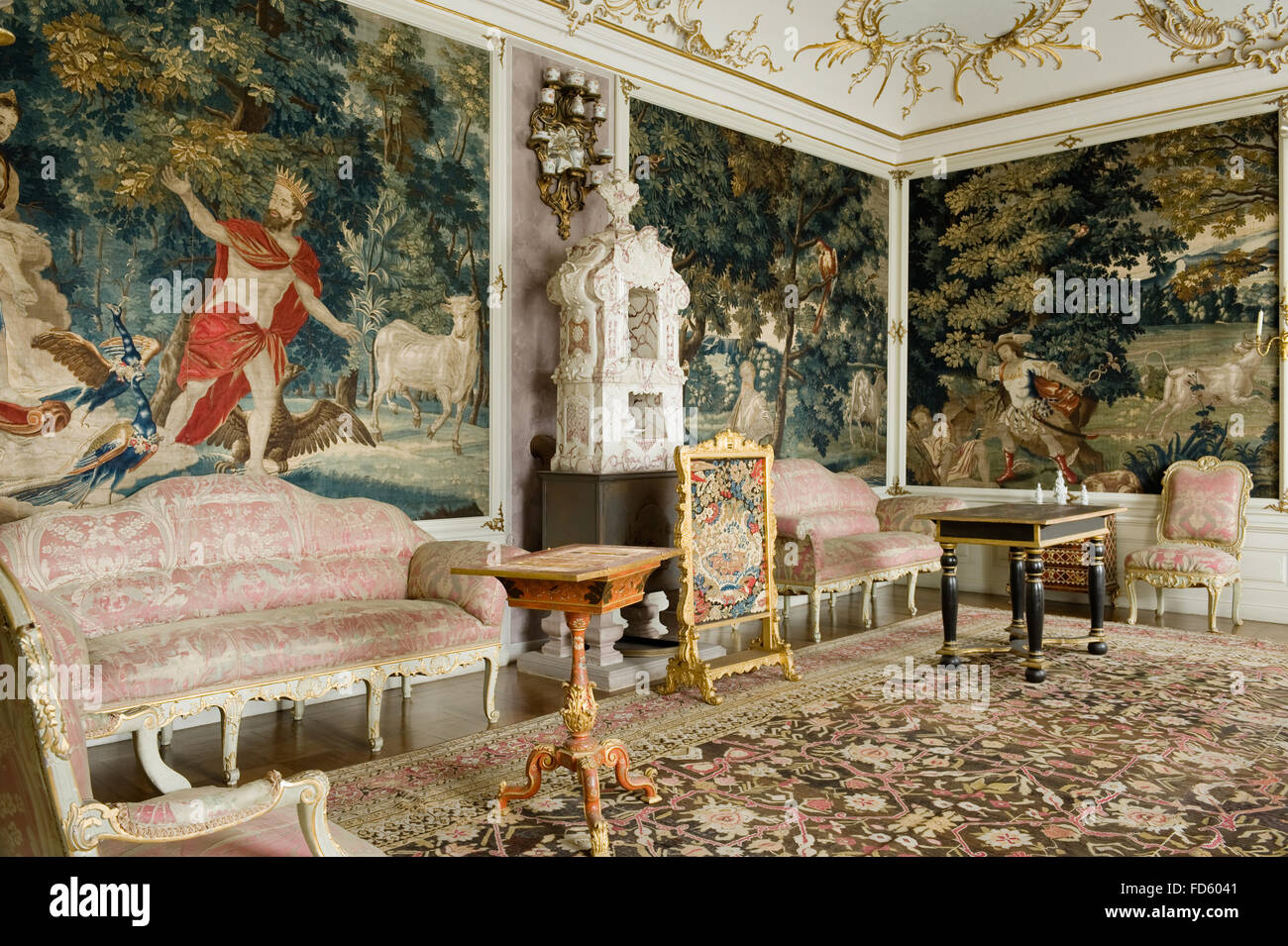 Aufwendigen Wandteppich mit Sofas in Gobeline Zimmer von Schloss Fasanerie in der Nähe von Fulda in Deutschland Stockfoto