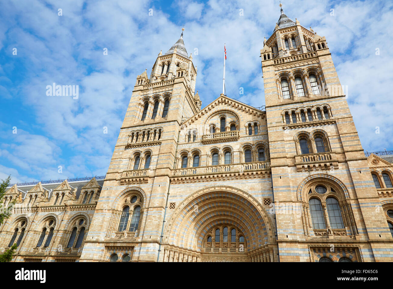 Natural History Museum Gebäude viktorianischen Fassade an einem sonnigen Tag in London Stockfoto