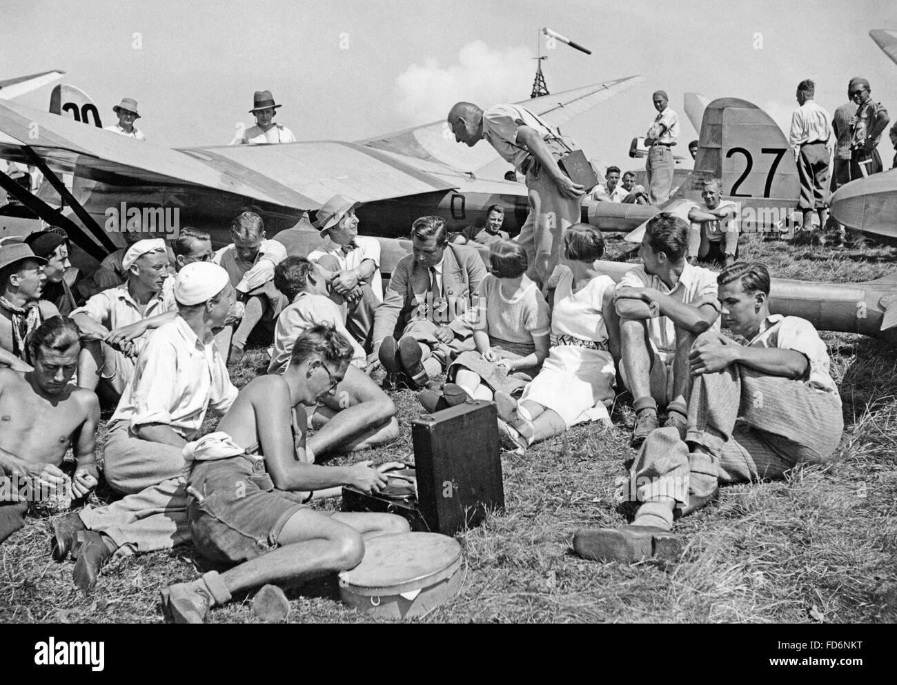 Halten Sie während eines Wettkampfes gleiten, 1933 an Stockfoto