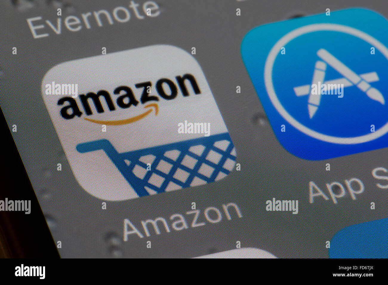 Internet-shopping-App, Amazon, auf einem Bildschirm Iphone 6 Stockfoto